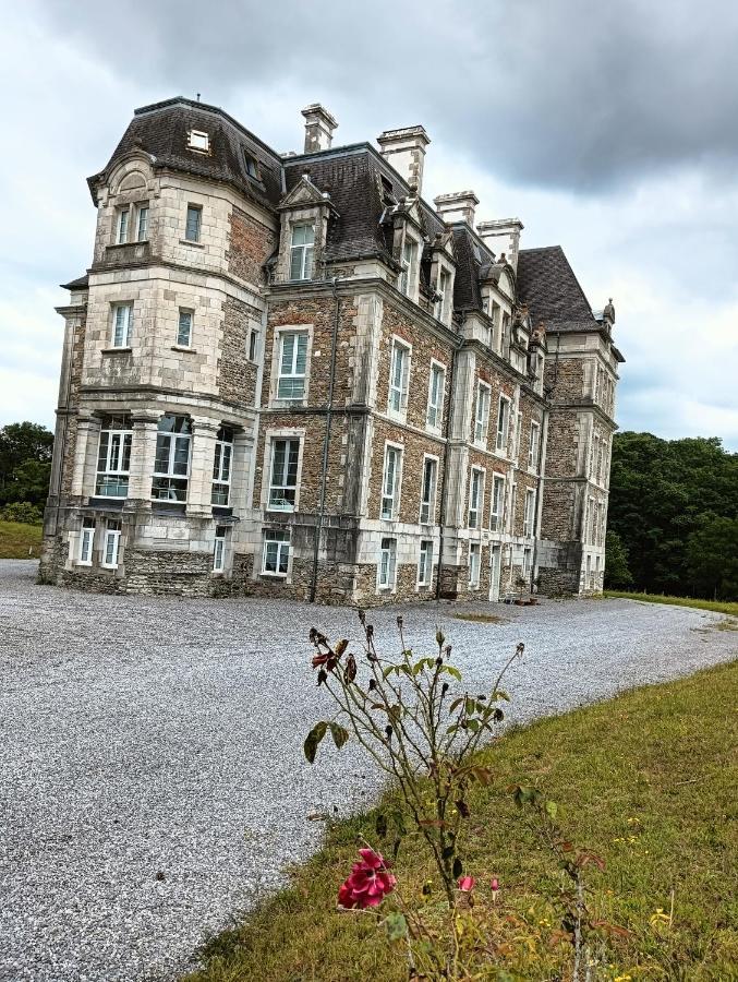 Chatescos - Estudio En Chateau Exteriör bild