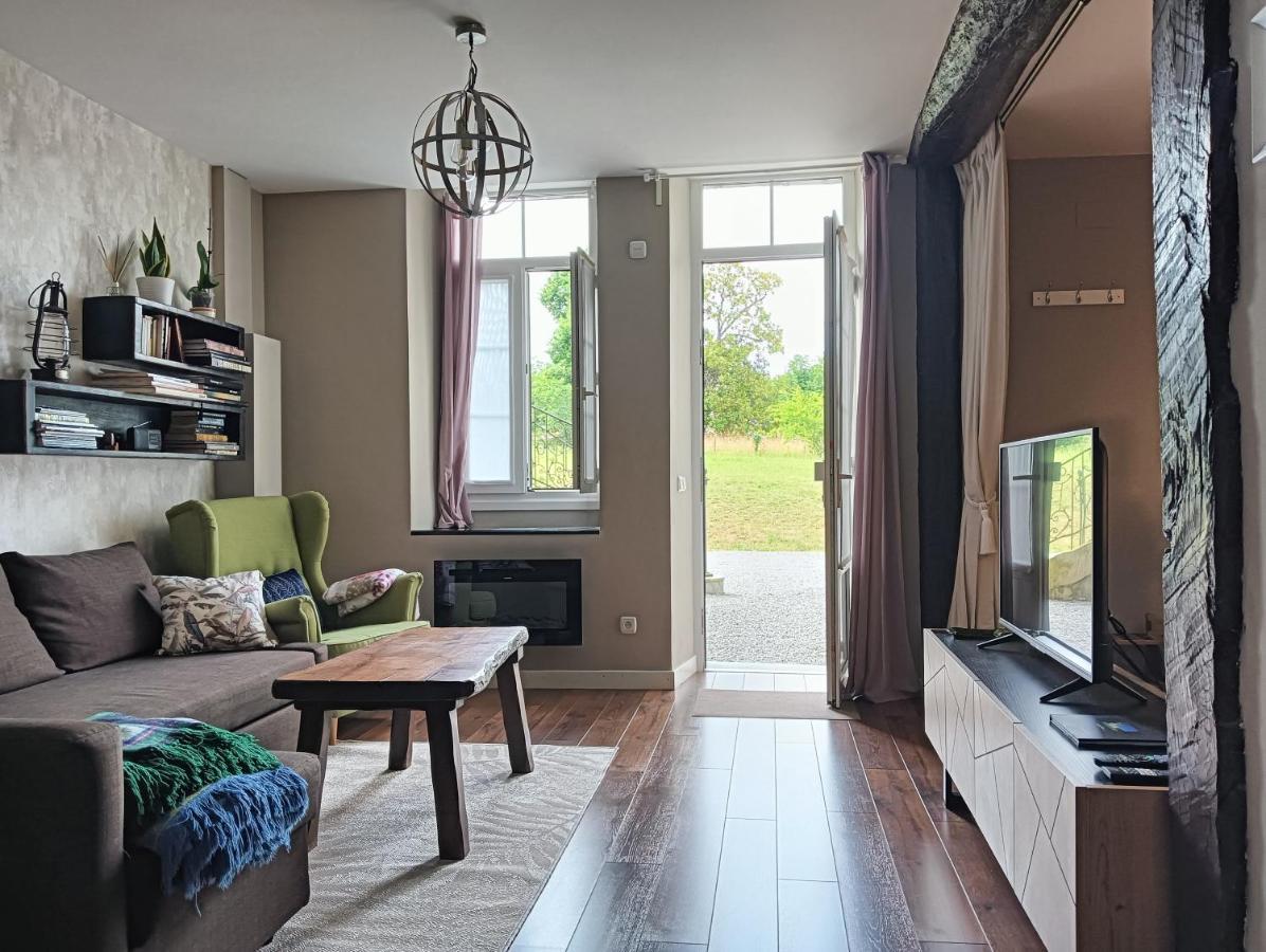 Chatescos - Estudio En Chateau Exteriör bild
