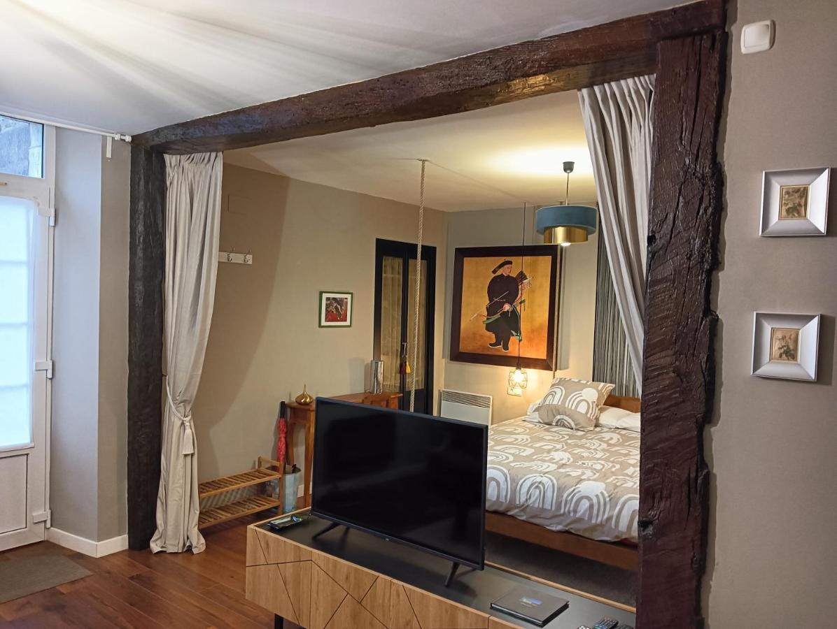 Chatescos - Estudio En Chateau Exteriör bild